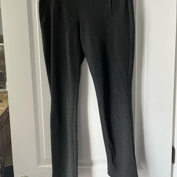 It’s hard to display these lovely Chico knit pants for wintertime or into Spring - Picture 2 of 3